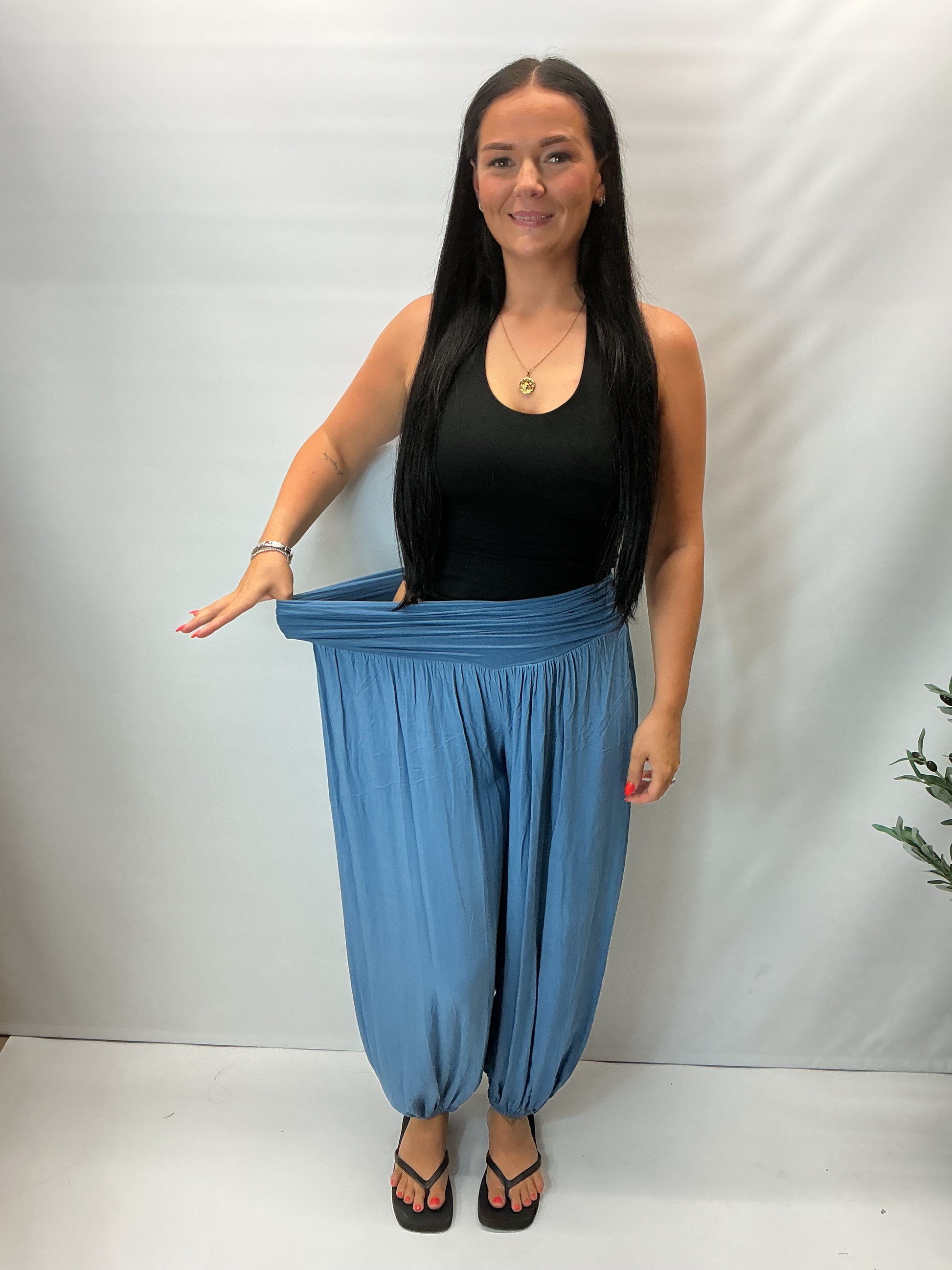Made in Italy soft touch harem trousers with elastic waist and cuffed ankles, relaxed fit lightweight ladies casual trousers available in multiple colours.