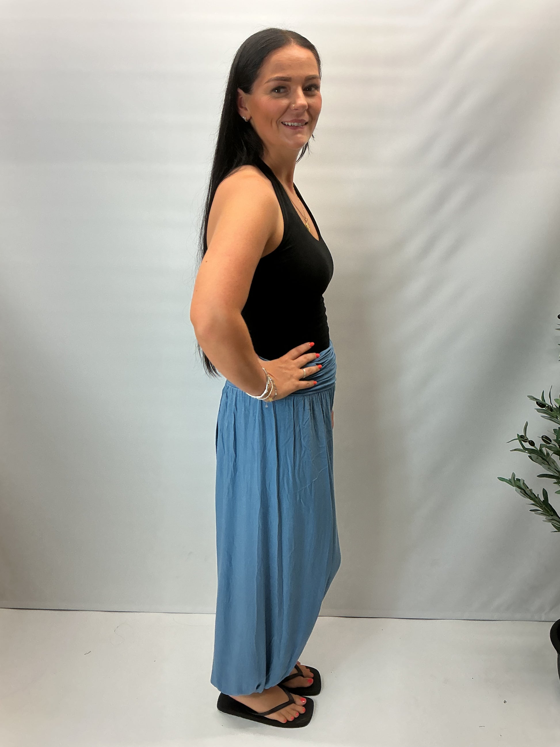 Made in Italy soft touch harem trousers with elastic waist and cuffed ankles, relaxed fit lightweight ladies casual trousers available in multiple colours.
