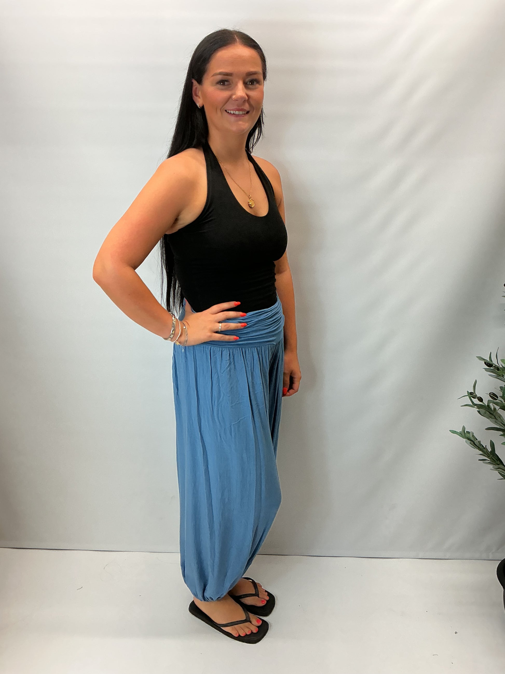 Made in Italy soft touch harem trousers with elastic waist and cuffed ankles, relaxed fit lightweight ladies casual trousers available in multiple colours.