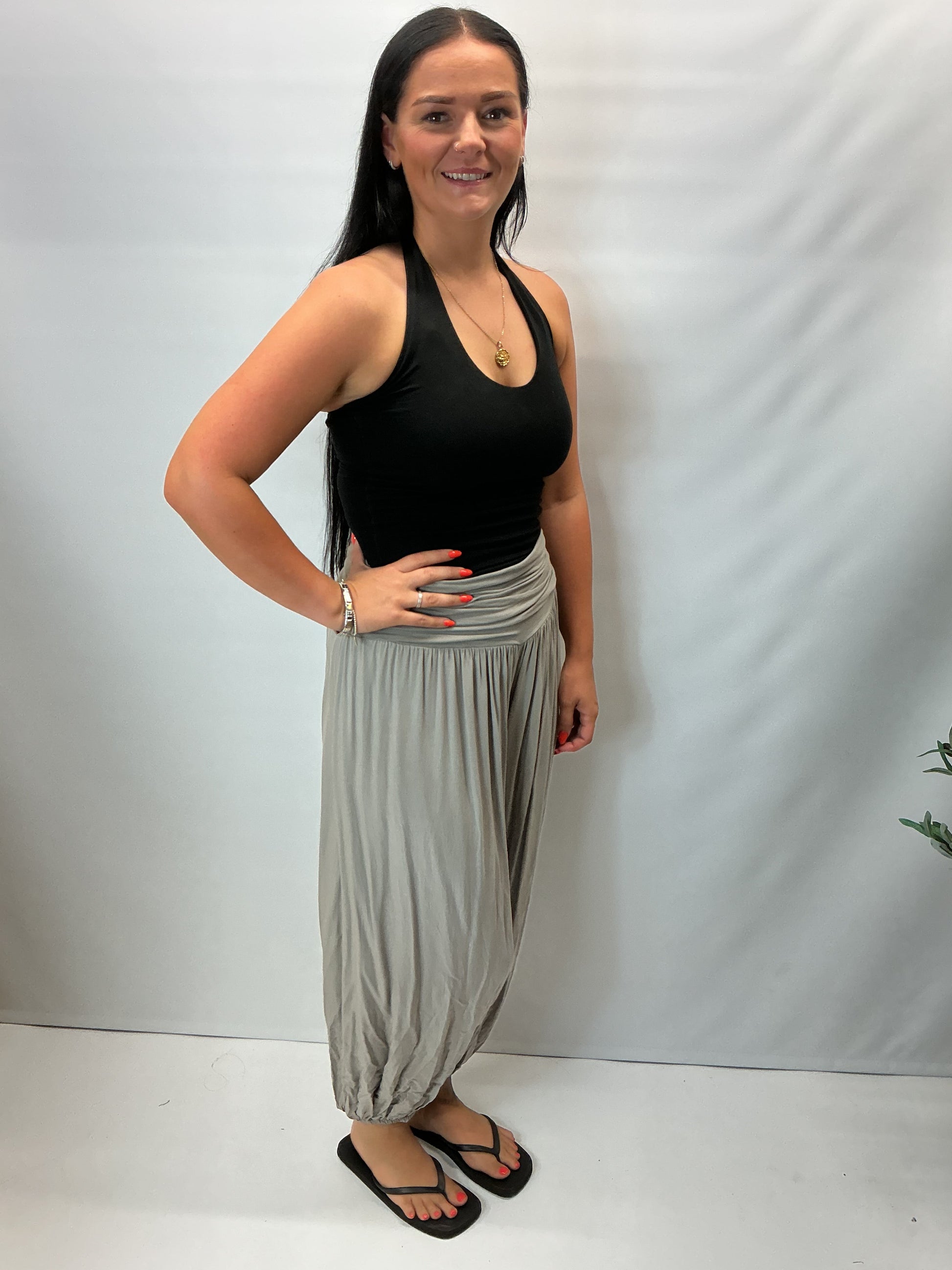 Made in Italy soft touch harem trousers with elastic waist and cuffed ankles, relaxed fit lightweight ladies casual trousers available in multiple colours.