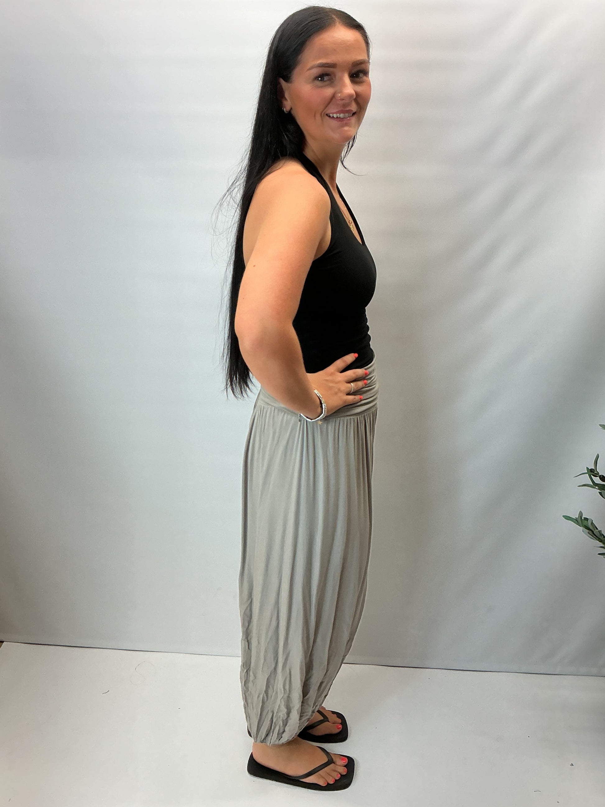 Made in Italy soft touch harem trousers with elastic waist and cuffed ankles, relaxed fit lightweight ladies casual trousers available in multiple colours.