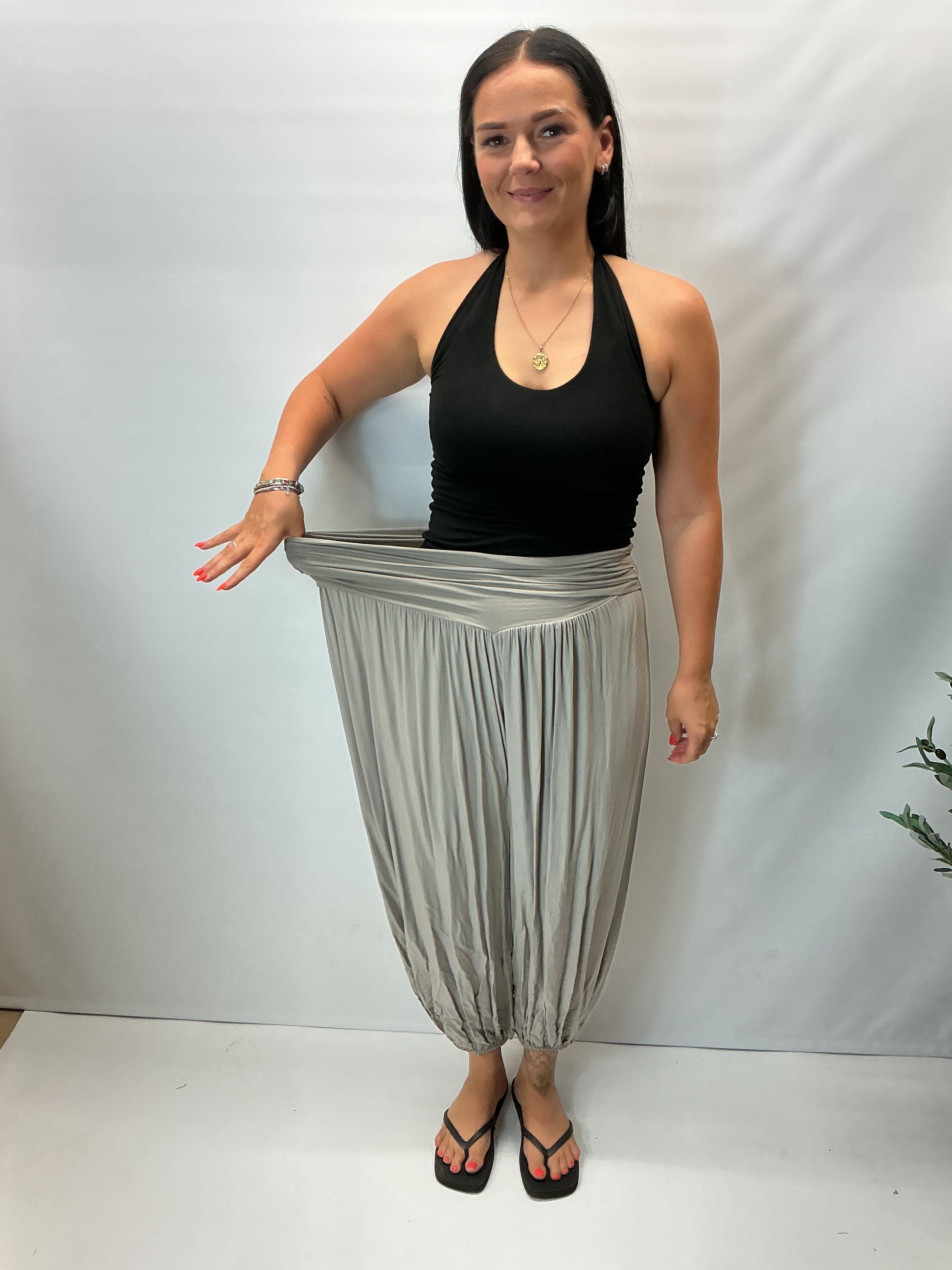 Made in Italy soft touch harem trousers with elastic waist and cuffed ankles, relaxed fit lightweight ladies casual trousers available in multiple colours.
