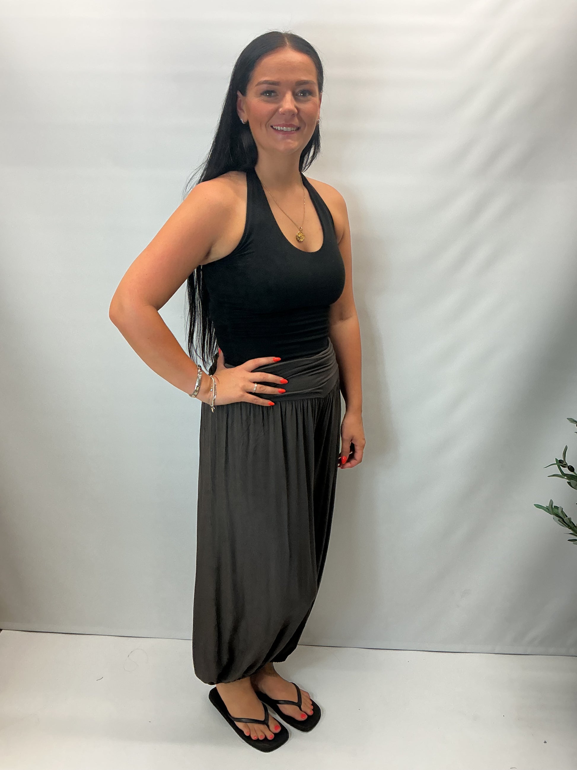Made in Italy soft touch harem trousers with elastic waist and cuffed ankles, relaxed fit lightweight ladies casual trousers available in multiple colours.