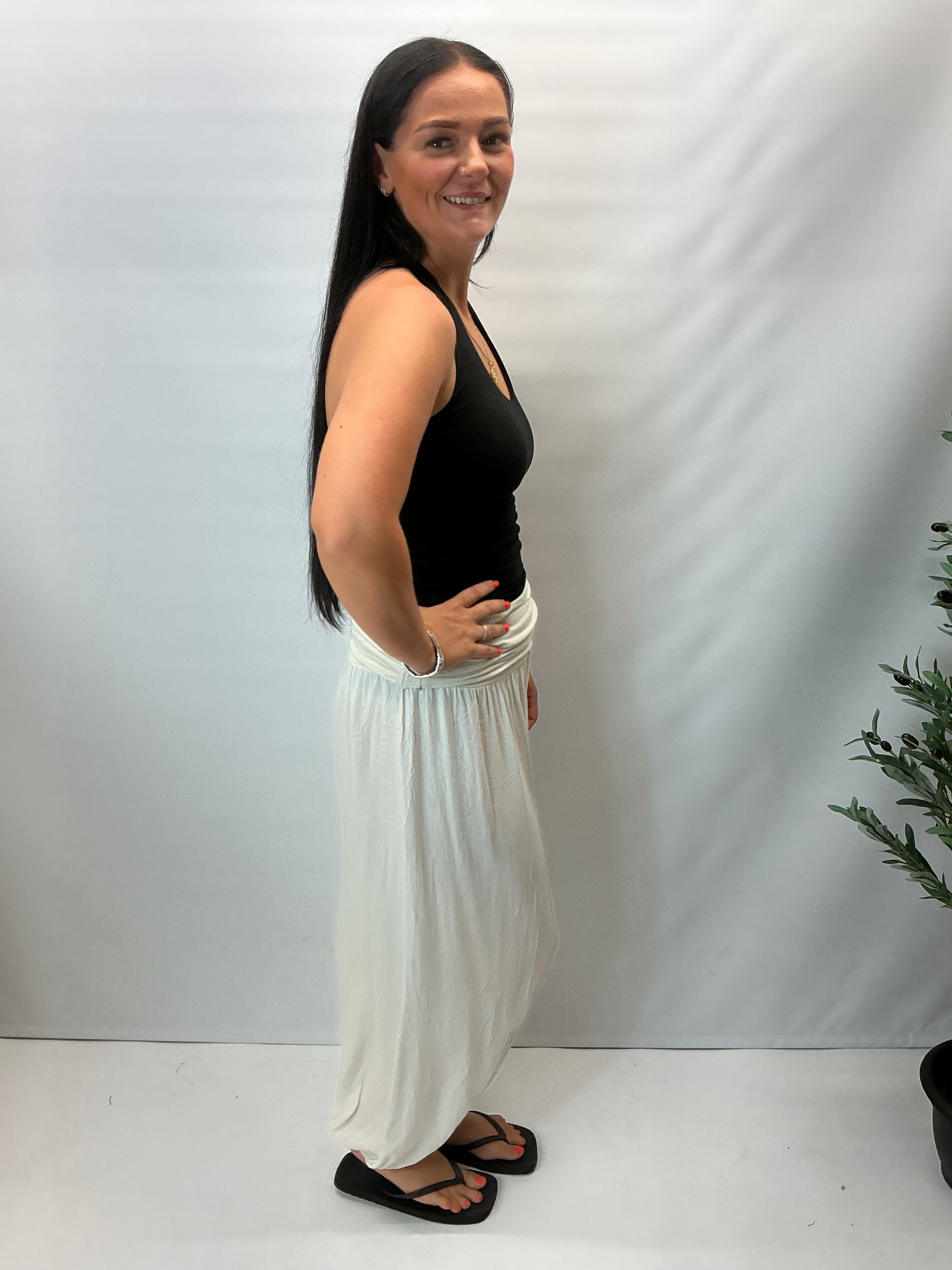 Made in Italy soft touch harem trousers with elastic waist and cuffed ankles, relaxed fit lightweight ladies casual trousers available in multiple colours.