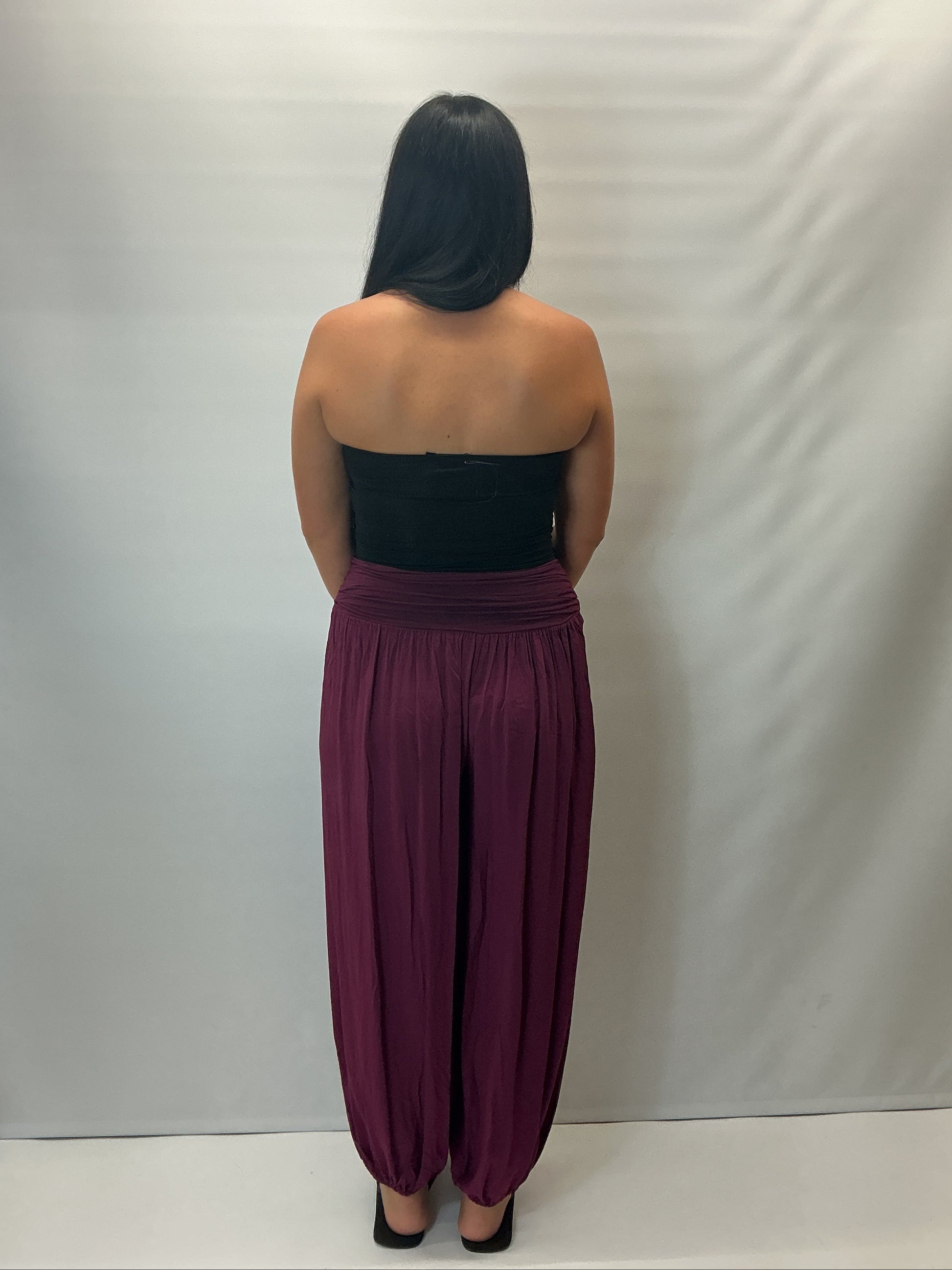 Made in Italy soft touch harem trousers with elastic waist and cuffed ankles, relaxed fit lightweight ladies casual trousers available in multiple colours.