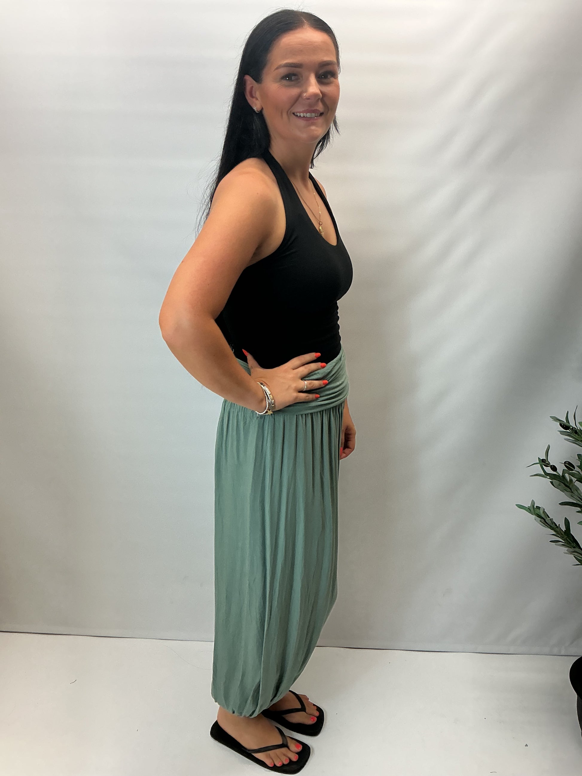 Made in Italy soft touch harem trousers with elastic waist and cuffed ankles, relaxed fit lightweight ladies casual trousers available in multiple colours.
