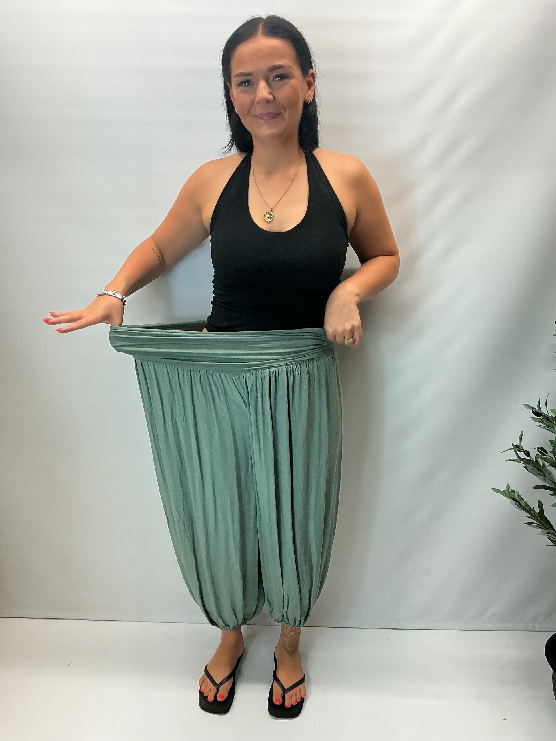 Made in Italy soft touch harem trousers with elastic waist and cuffed ankles, relaxed fit lightweight ladies casual trousers available in multiple colours.