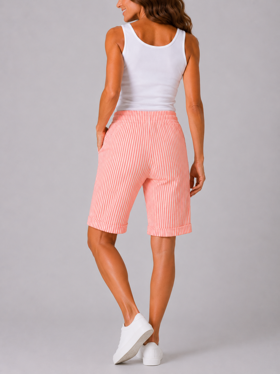 Ladies Italian Magic Stretch Fit Shorts in Green