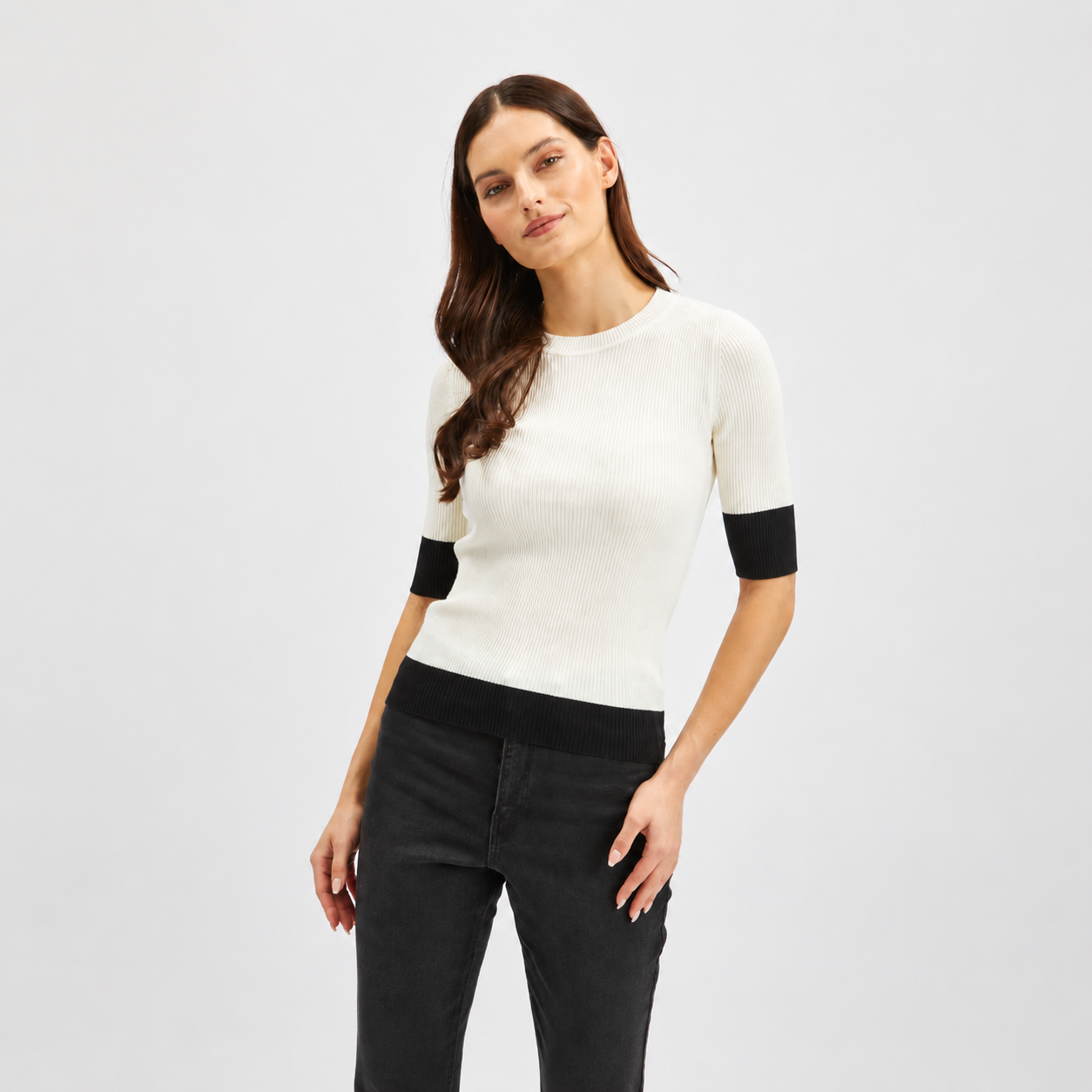 Women's white ribbed knit jumper with black trim