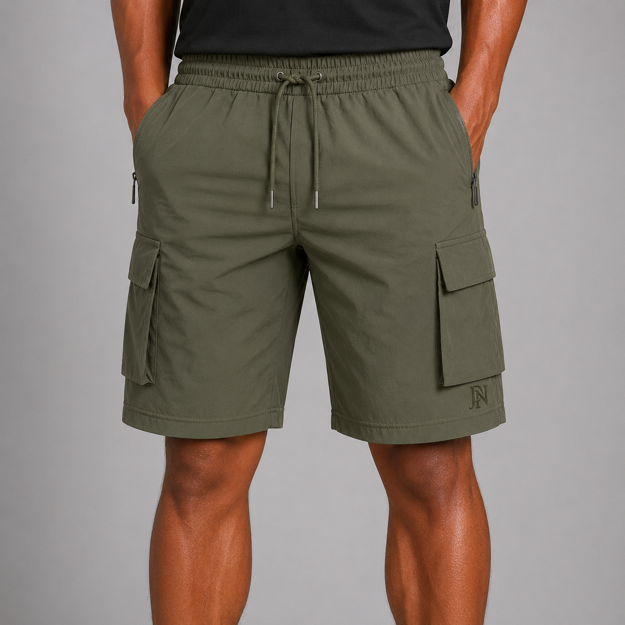 Men’s khaki cargo shorts with drawstring and multi-pocket design, versatile casual summer wear
