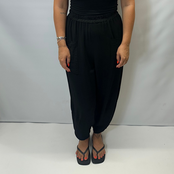 Ladies Italian Relaxed Tapered Trousers  (Black)