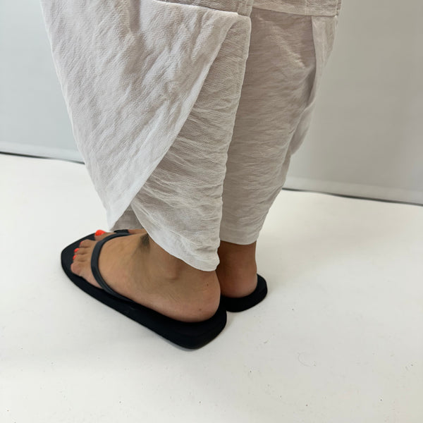 Women's Italian Relaxed Tapered Trousers (White)