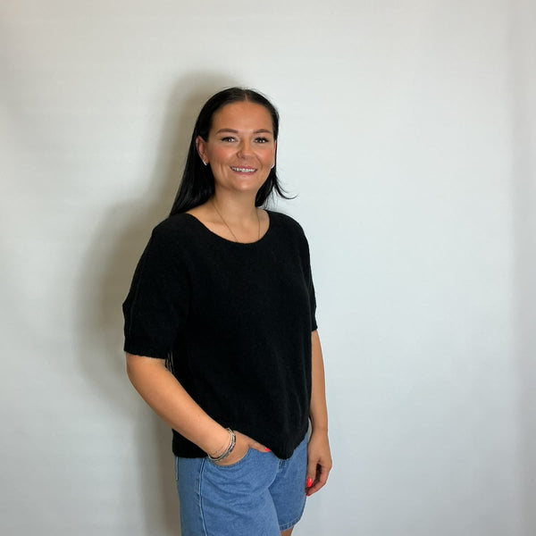 Women’s Short Sleeve Relaxed Knit Top (Black)