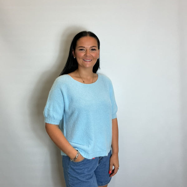Women’s Short Sleeve Relaxed Knit Top (Light Blue)
