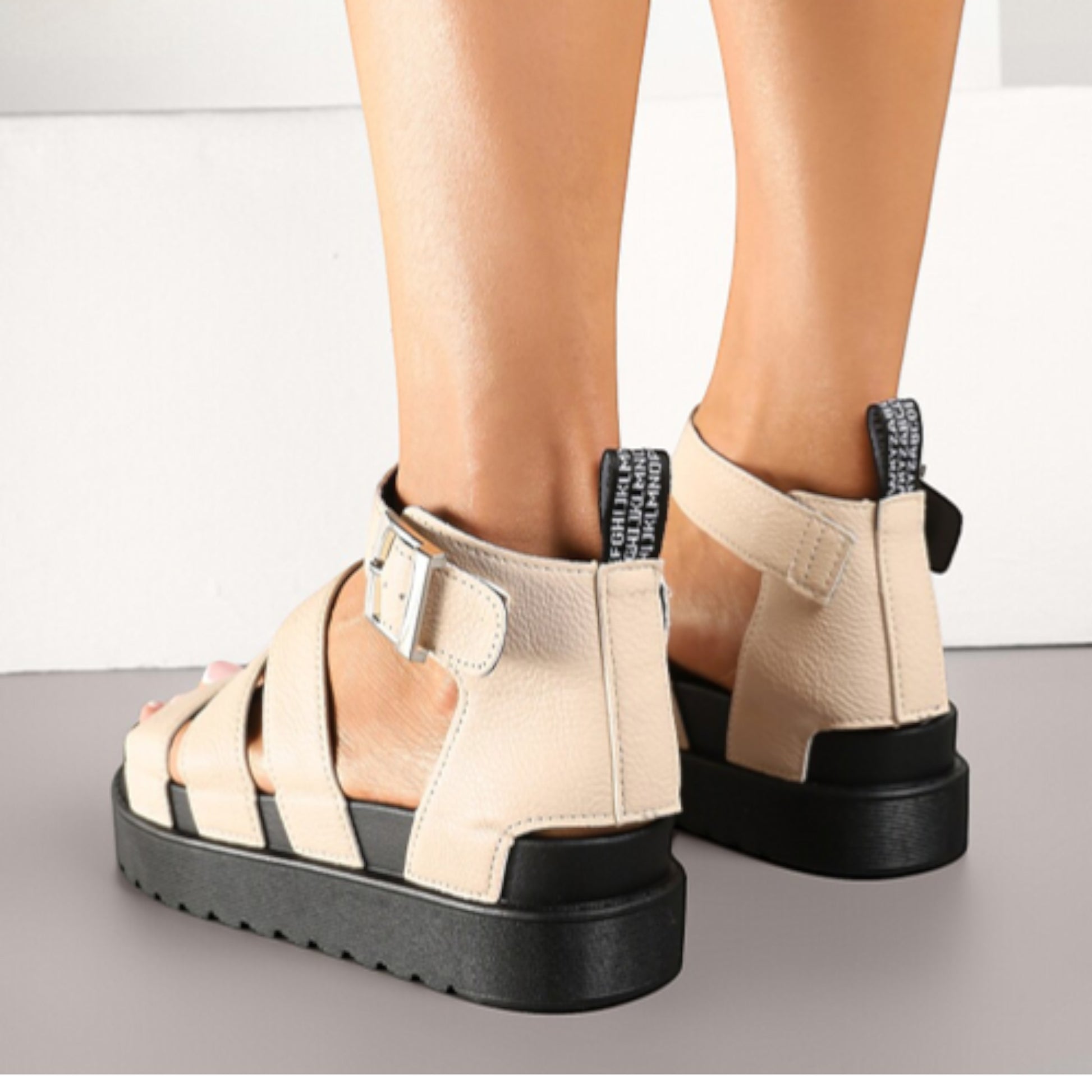 Strappy women’s gladiator sandals with chunky platform sole, open toe design