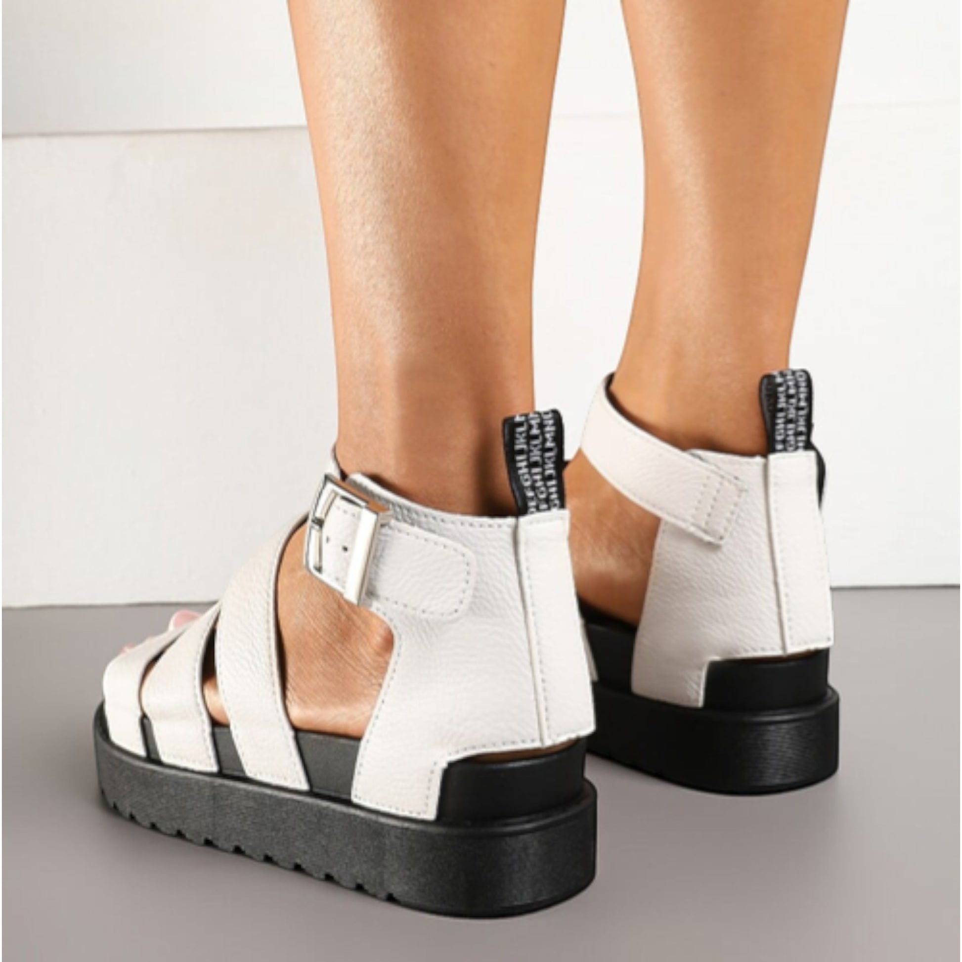 Strappy women’s gladiator sandals with chunky platform sole, open toe design